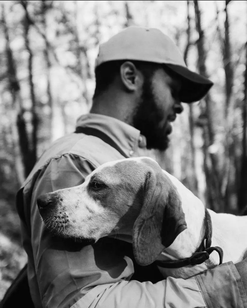 The pointer embrace in black and white