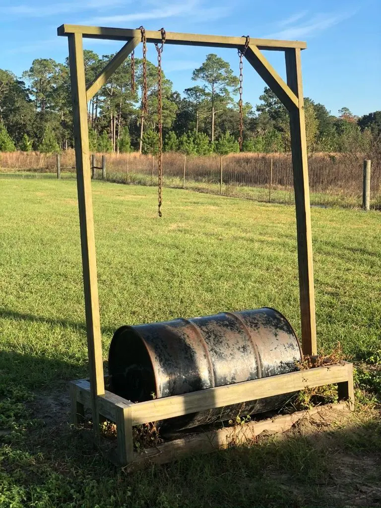The whoa barrel and chain rig in the training yard